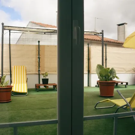 Largo Da Rainha, Penzion Merciana