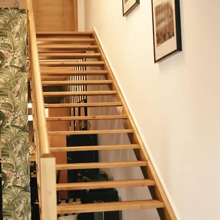 Largo Da Rainha, Penzion *