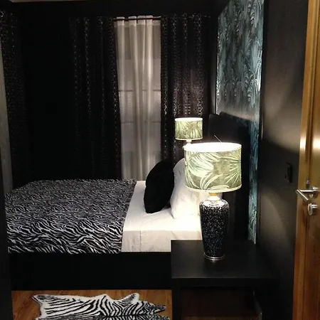 Largo Da Rainha, Πανδοχείο Merciana