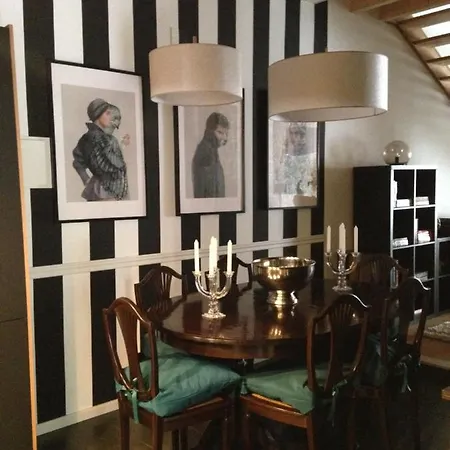 Largo Da Rainha, Penzion *