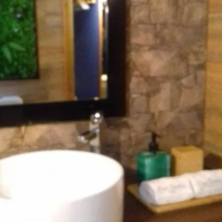 Largo Da Rainha, * Merciana