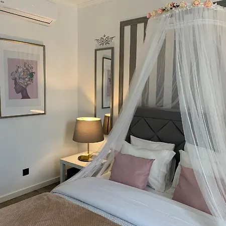 Largo Da Rainha, Estalagem Merciana