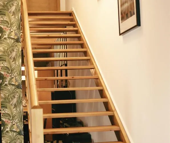 Largo Da Rainha, 宾馆 *