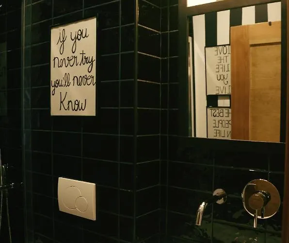 Largo Da Rainha, Kro Merciana