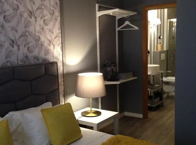 Largo Da Rainha, 宾馆 *