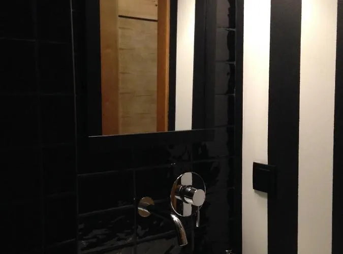 Largo Da Rainha, Kro *