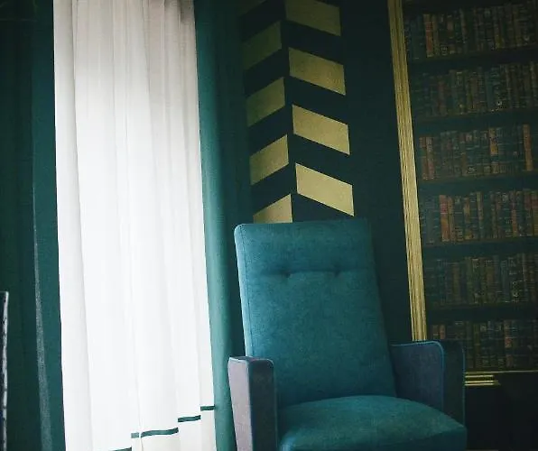 Largo Da Rainha, 宾馆 *