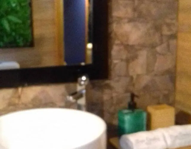 Largo Da Rainha, * Merciana