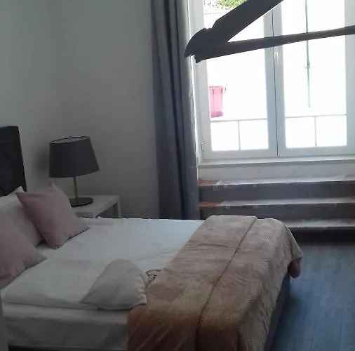 Kro Largo Da Rainha,