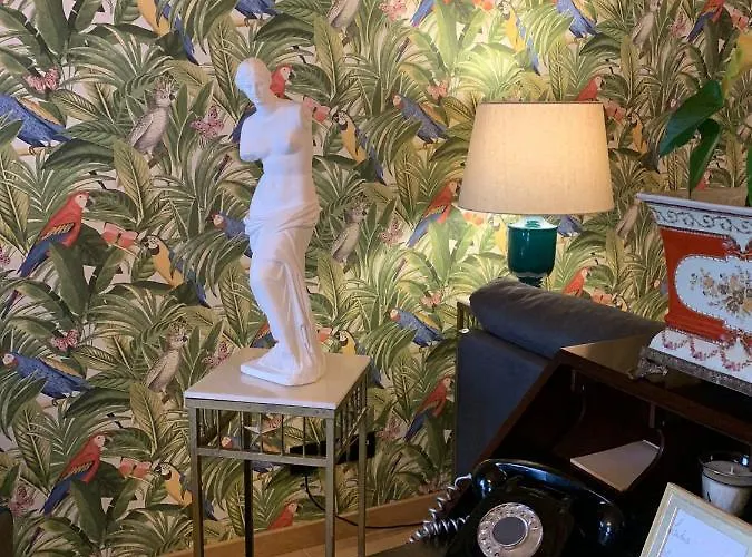 Largo Da Rainha, * Merciana