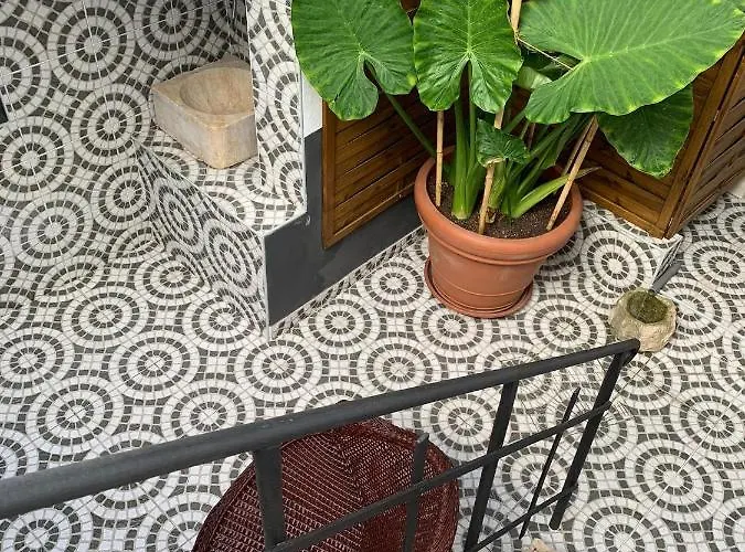 Largo Da Rainha, Merciana