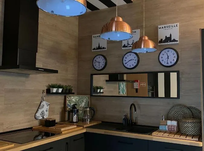 Largo Da Rainha, * Merciana