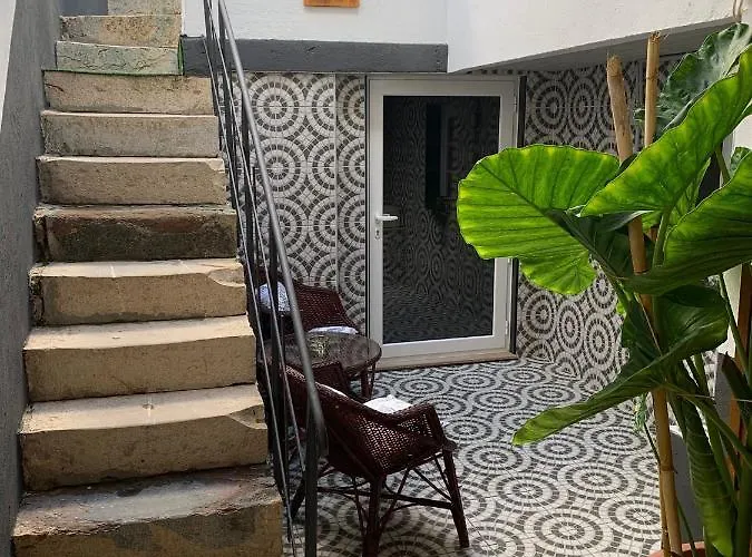 Largo Da Rainha, Merciana