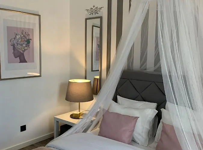 Largo Da Rainha, 宾馆 Merciana